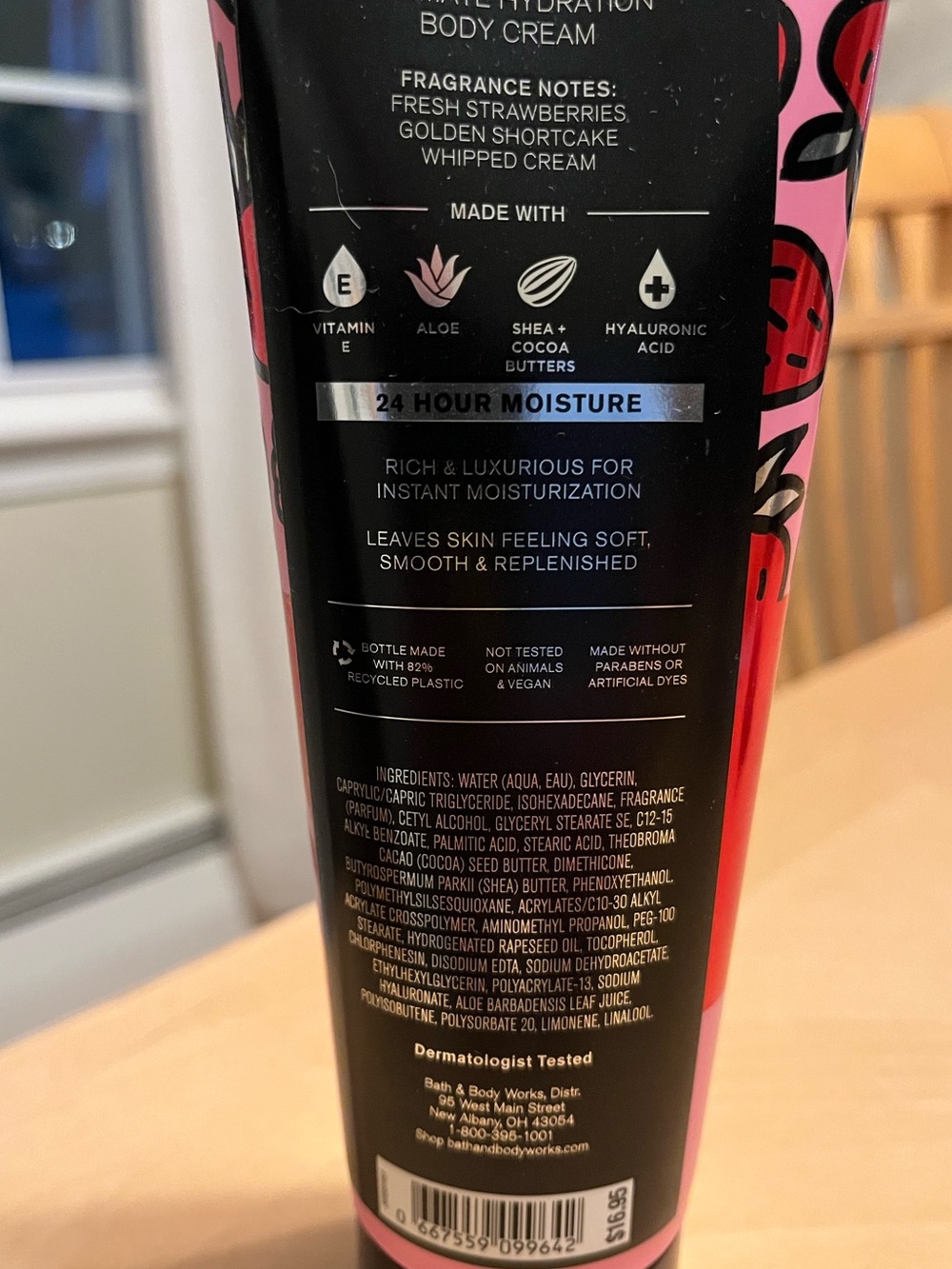 Bath & Body Works Strawberry Pound Cake Ultimate Hydration Body Cream 8 oz. - Picture 4 of 5